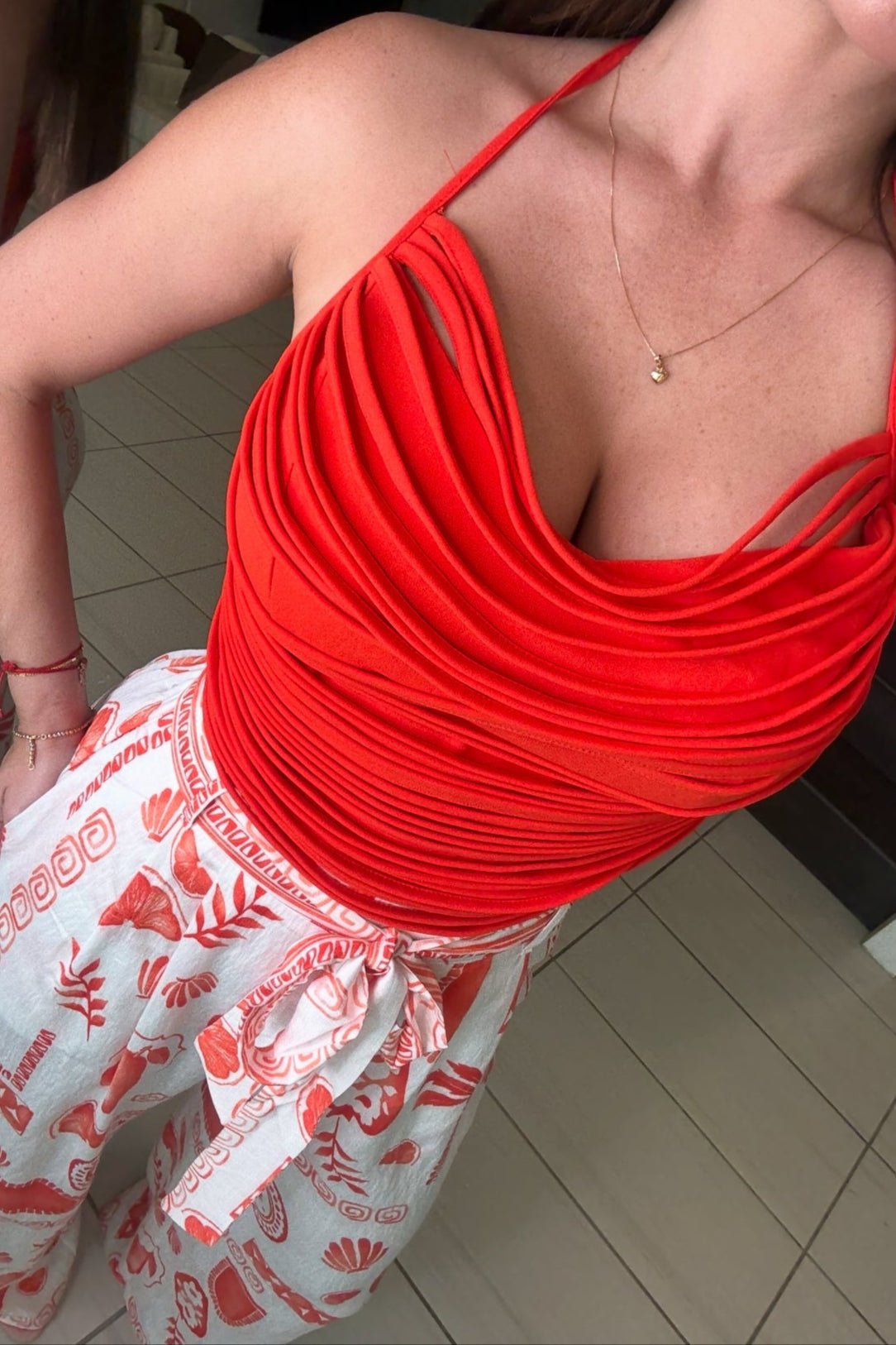 Horizontal Fringes Red Top