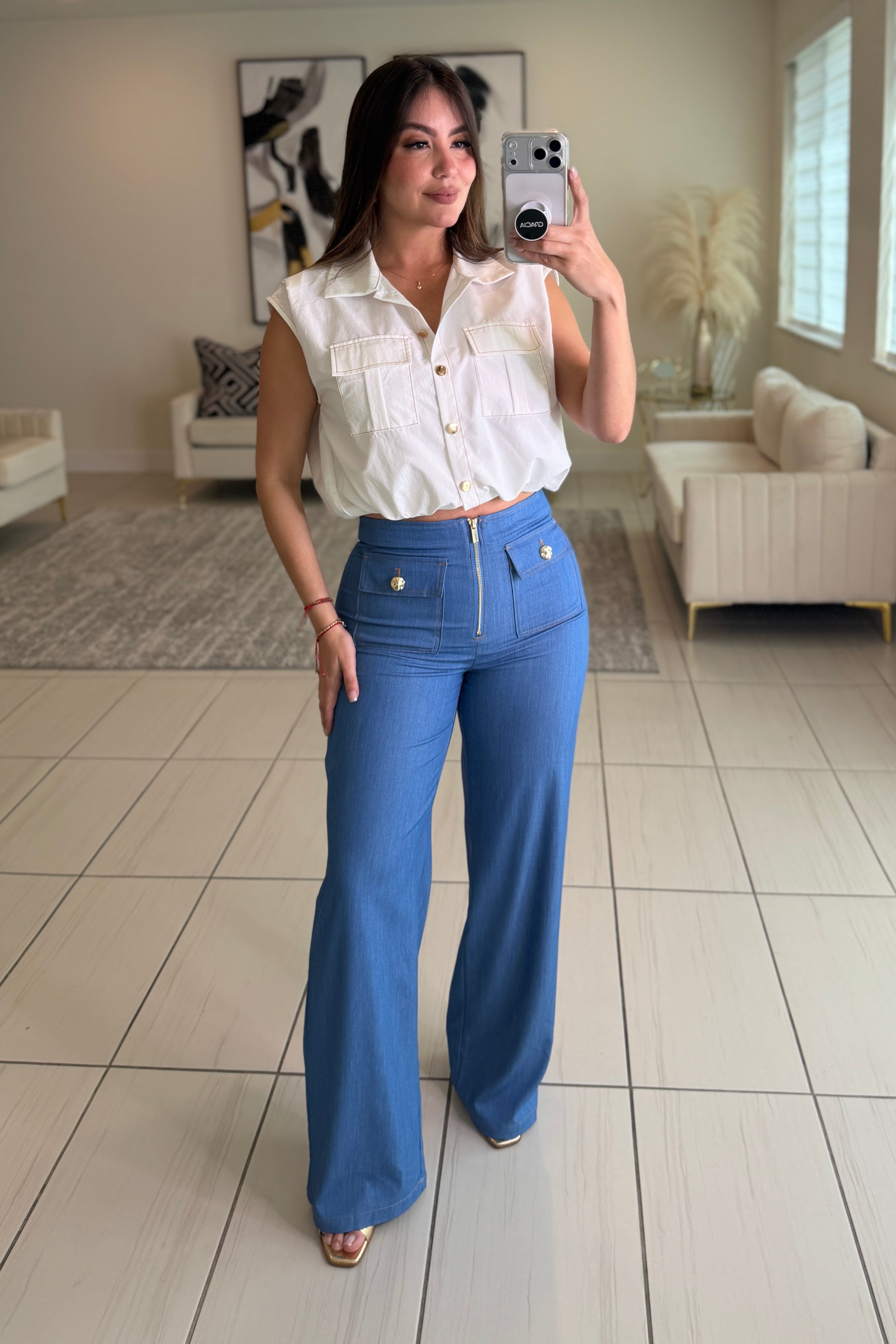 Icon Loading Blue Pants