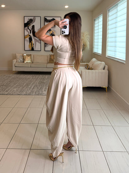 Parallel Balloon Beige Pant Set