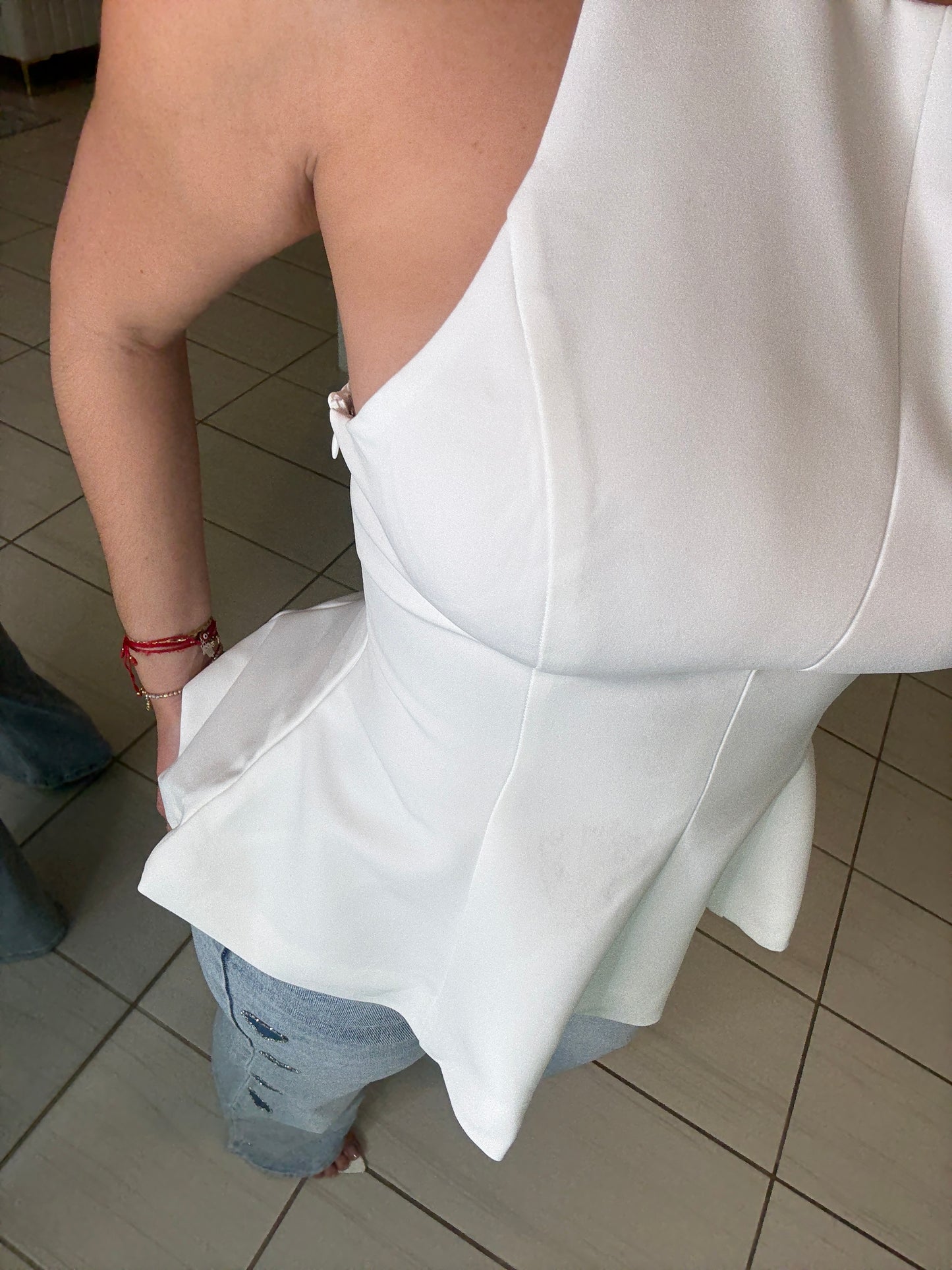 Refined Structure White Top