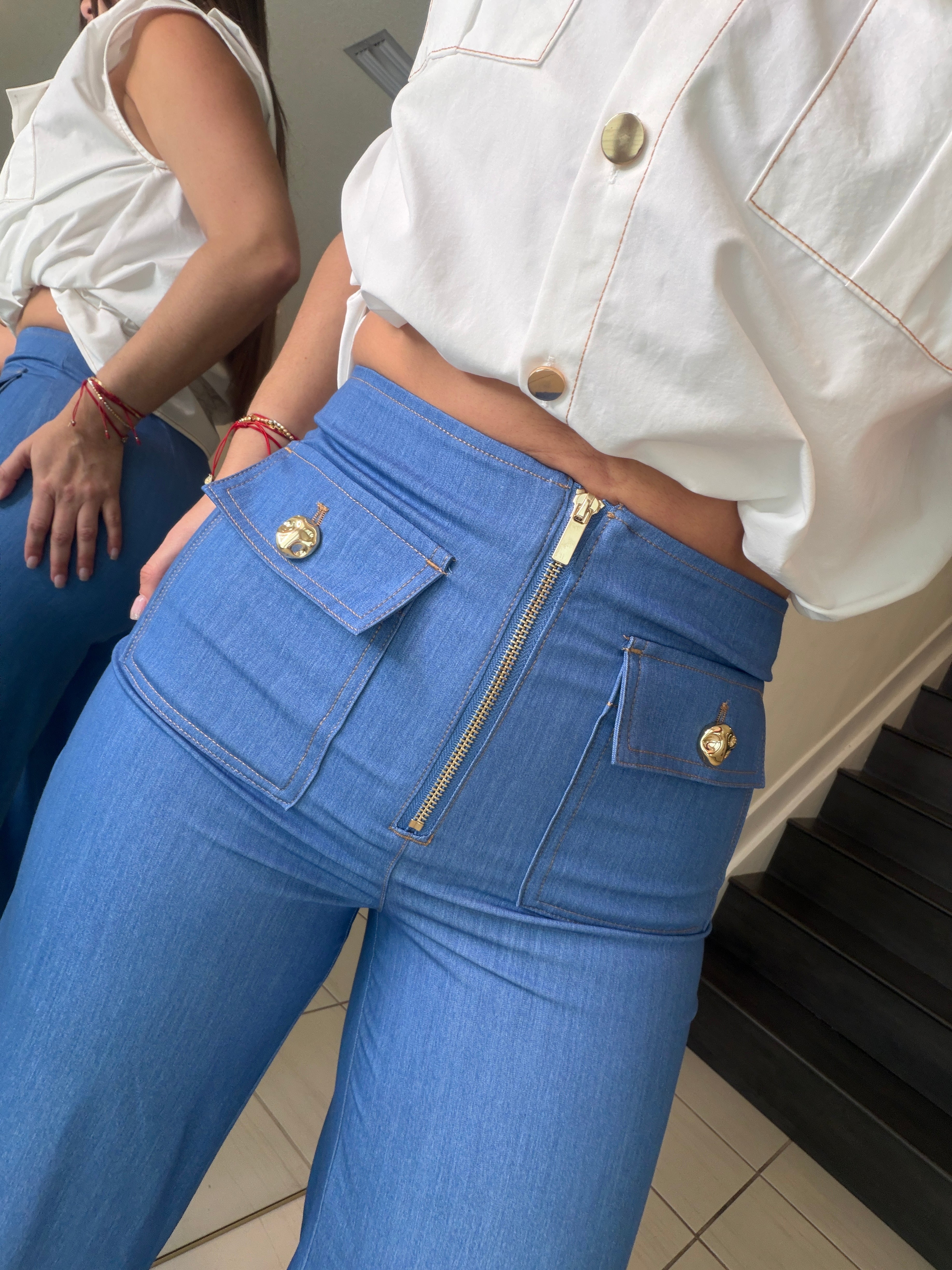 Icon Loading Blue Pants