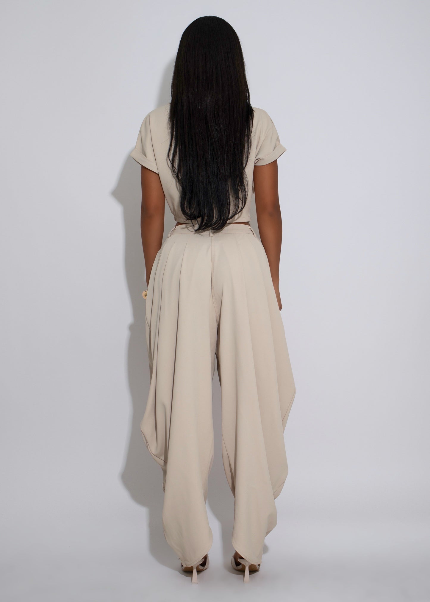 Parallel Balloon Beige Pant Set
