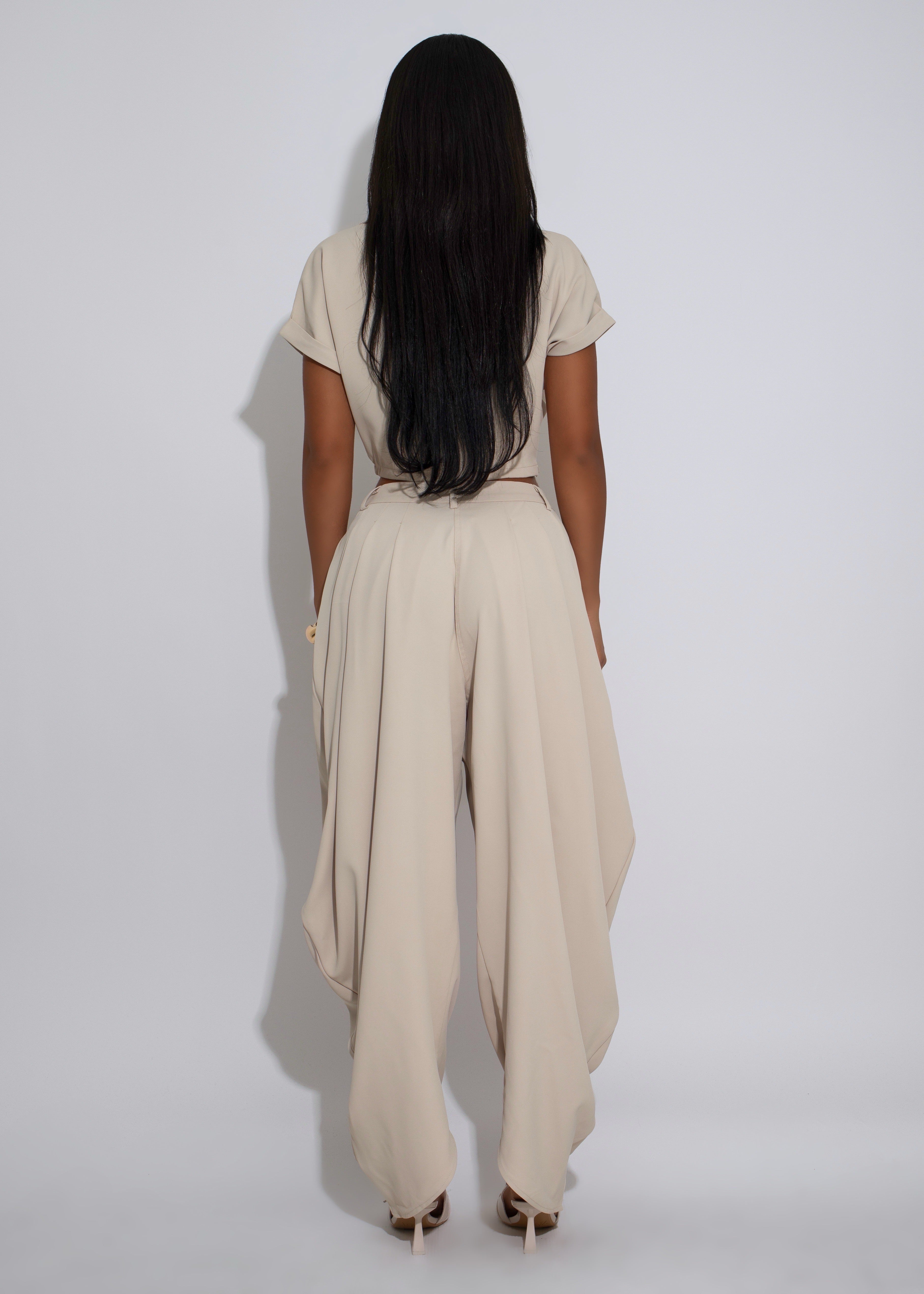Parallel Balloon Beige Pant Set