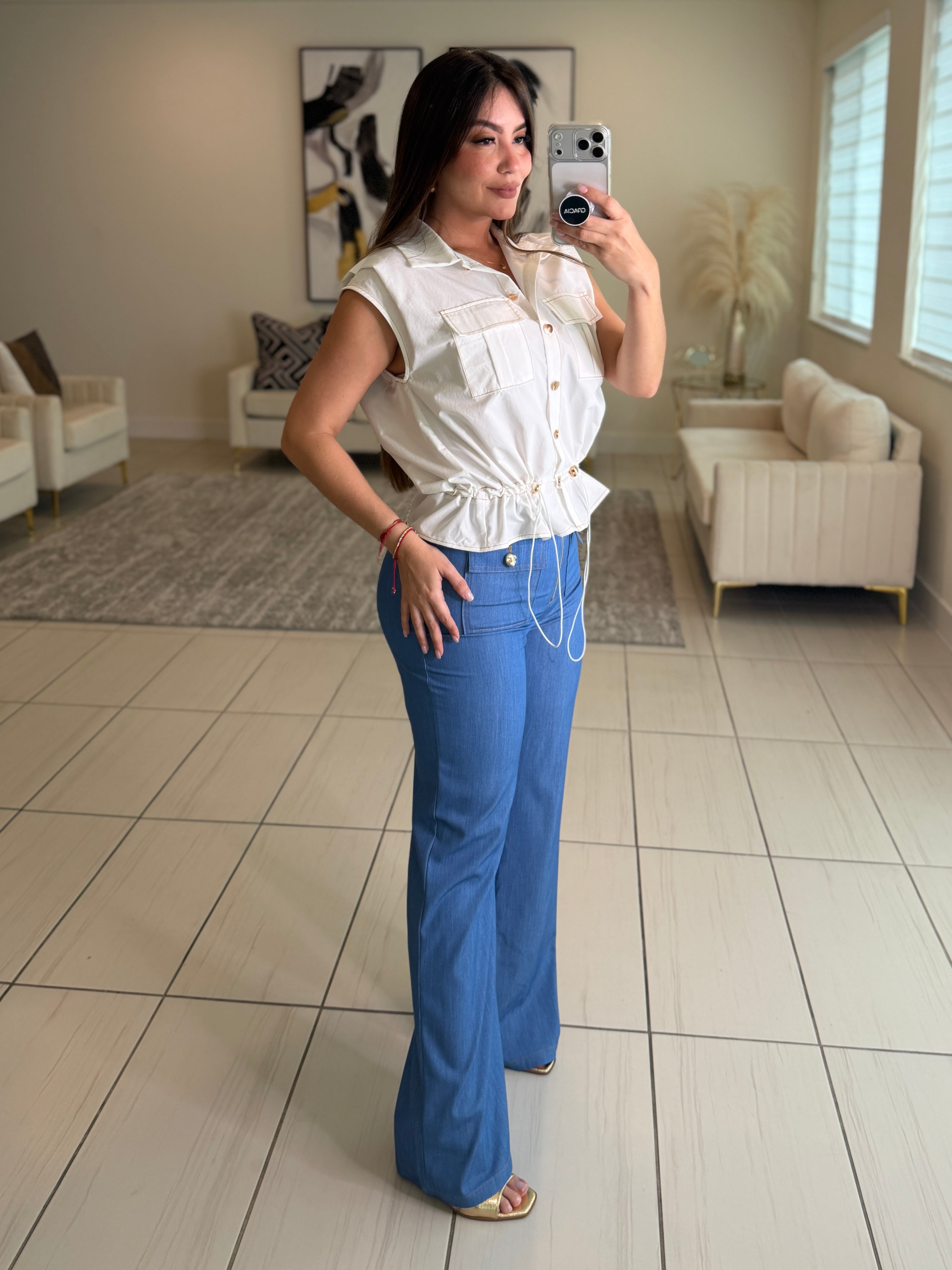 Icon Loading Blue Pants