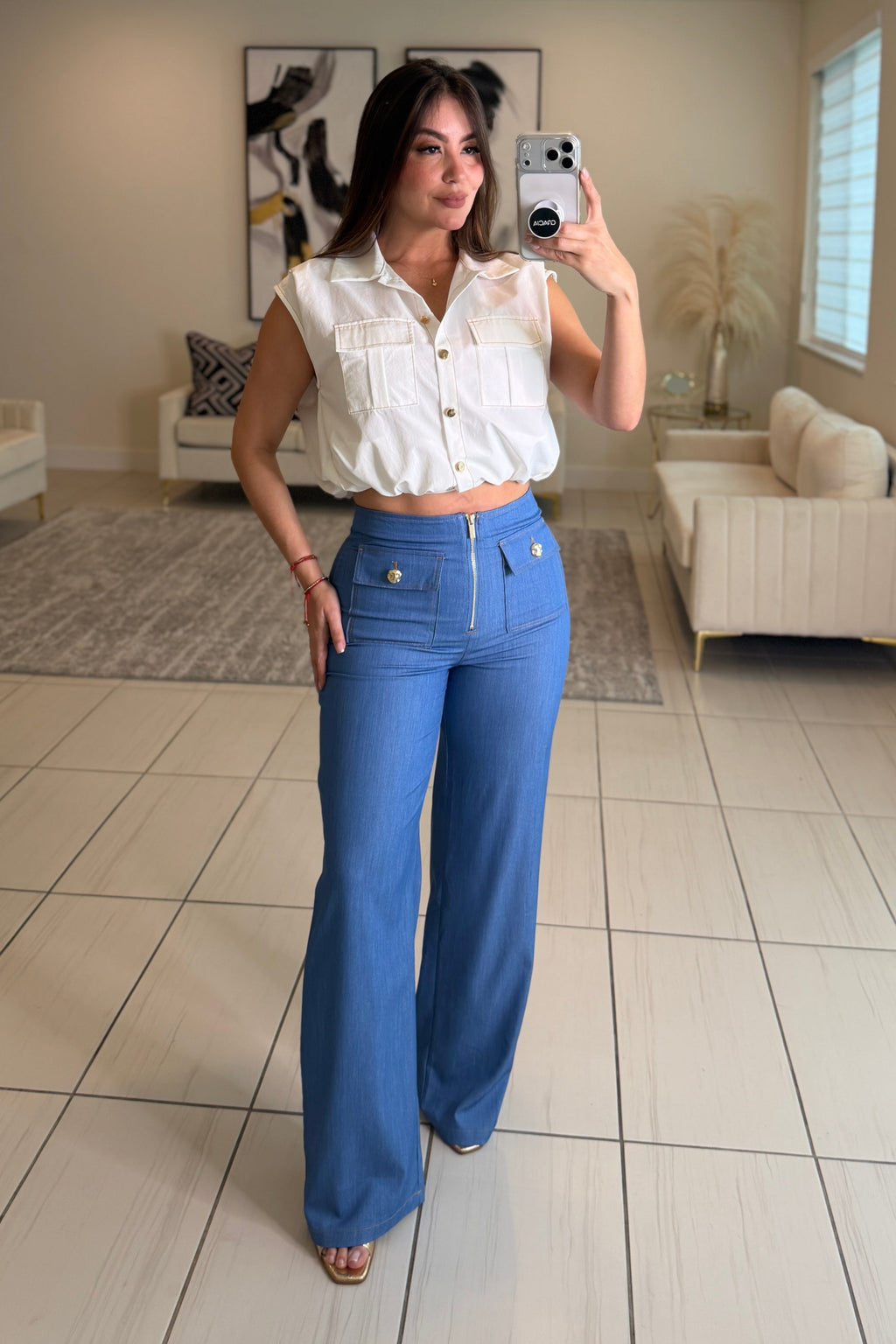 Icon Loading Blue Pants