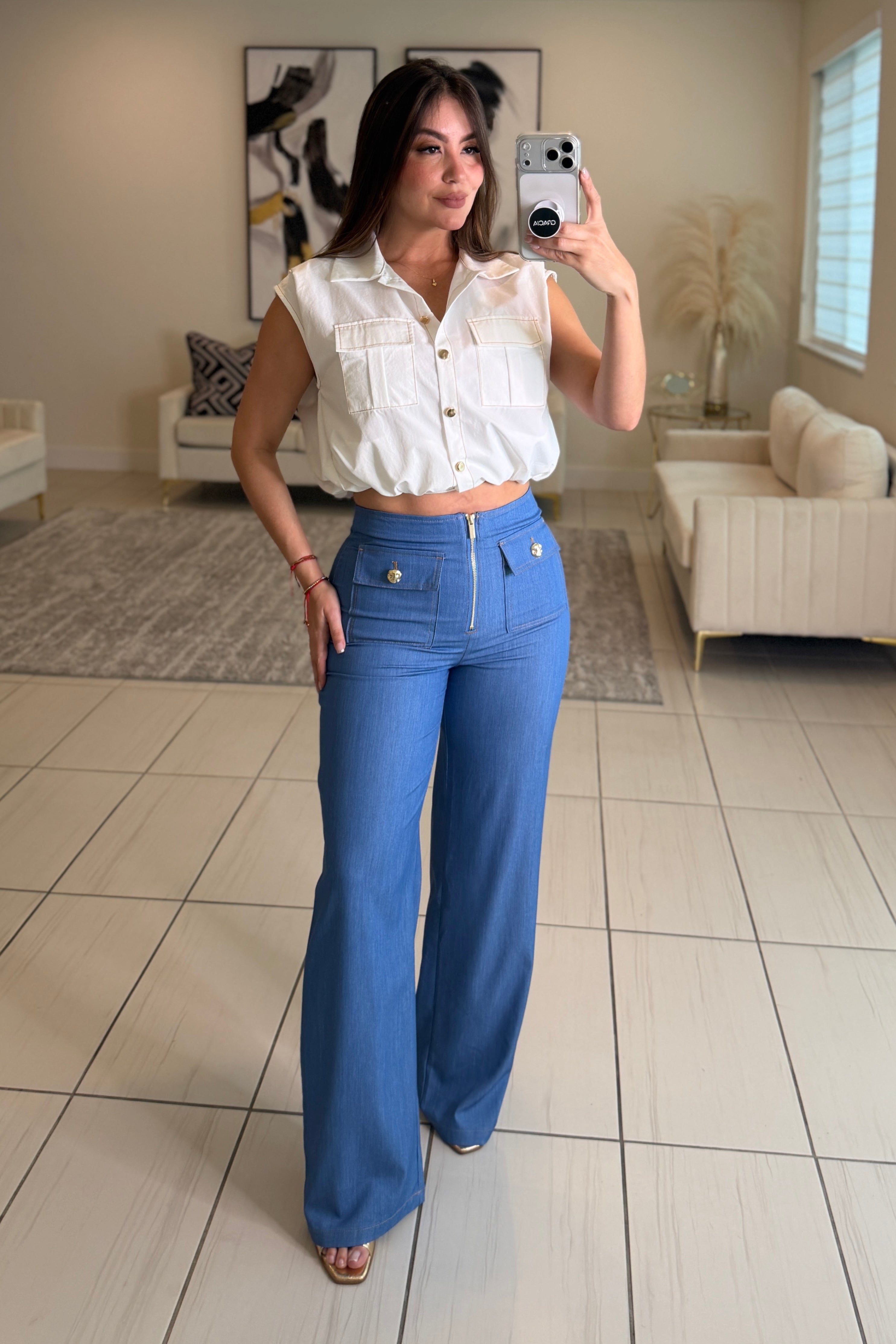 Icon Loading Blue Pants