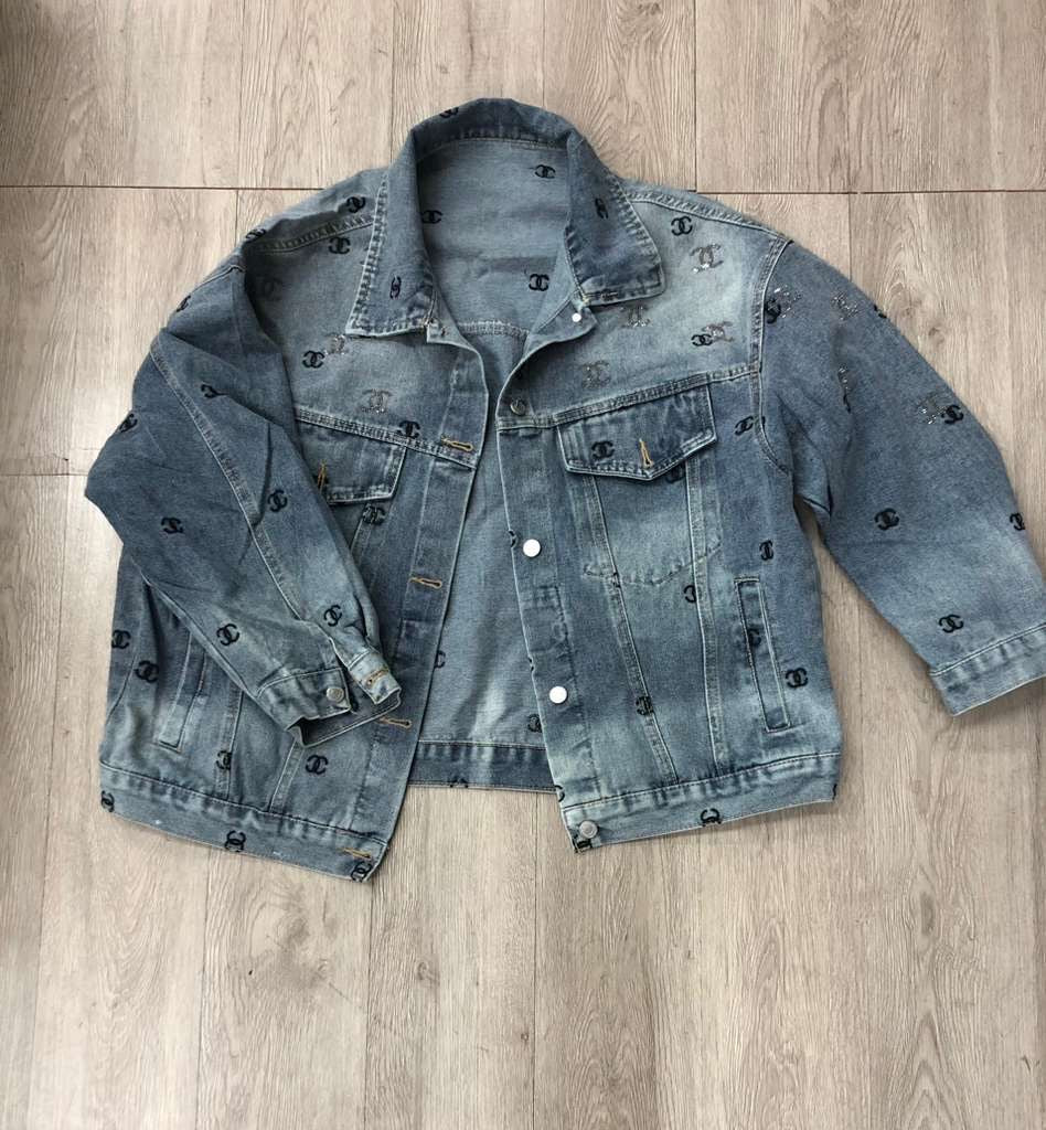 Iconic Chic Blue Denim Jacket
