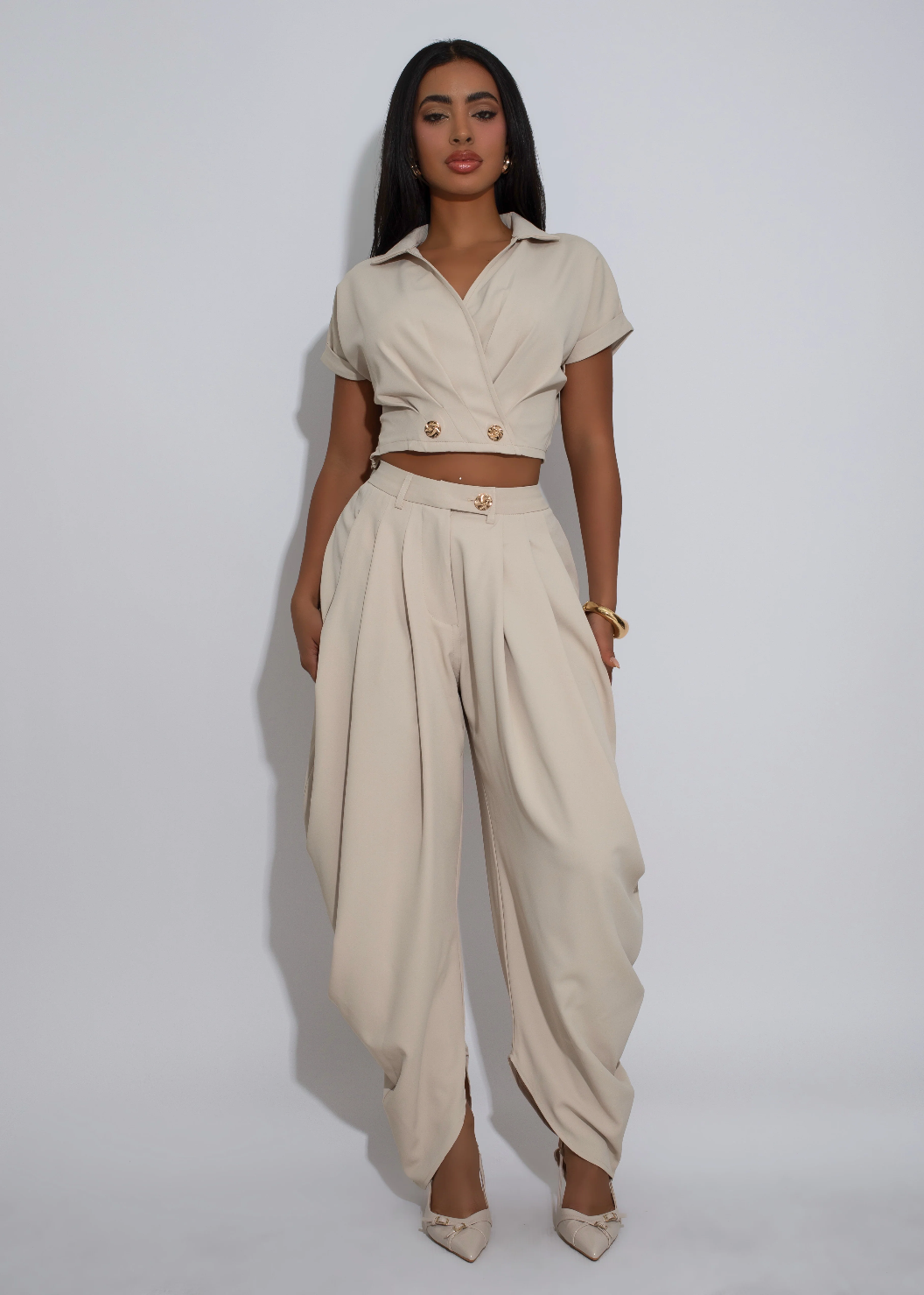 Parallel Balloon Beige Pant Set