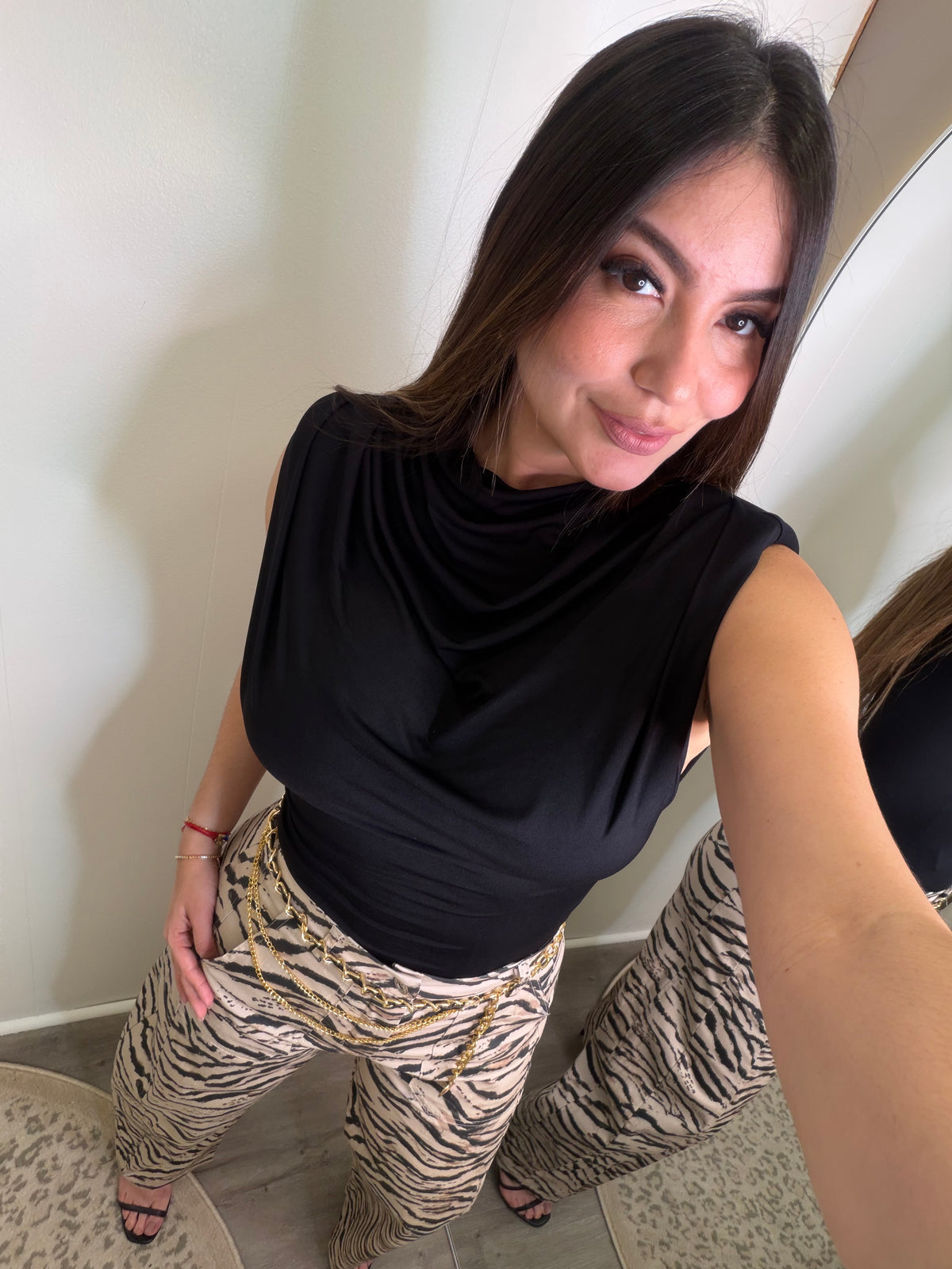 Sculpted Ease Black Top